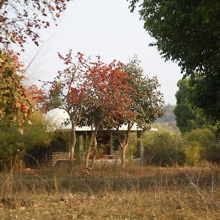 Renest Bandhavgarh Meadows Hotel Tāla Exterior foto